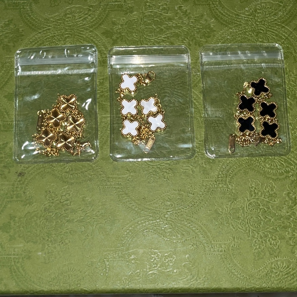 🍀3pk 18k Gold-Coated Clover Bracelets